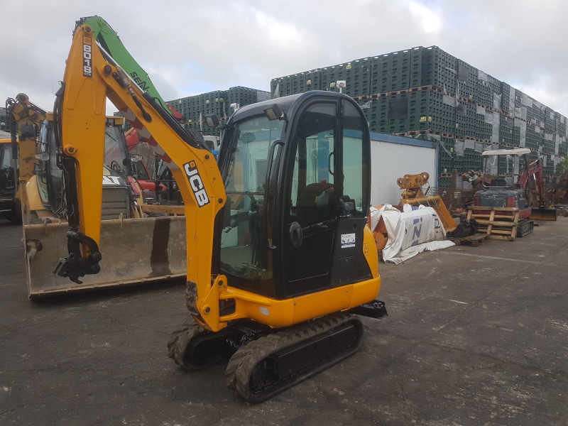 JCB 8018