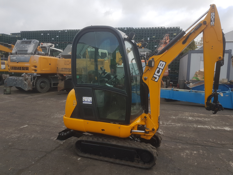 JCB 8018